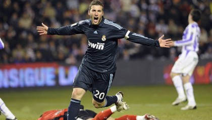 九游电脑版-维斯巴达成功“封杀”对手，赢得荣誉战，维斯复活巴达克是哪一集