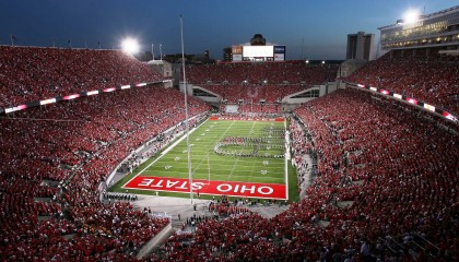 九游(jiuyou)官方网站-电竞选手如何面对舆论压力：理性看待与坚持自我，如何看待电竞游戏演讲稿