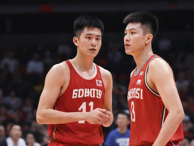 jiuyou.com_ CBA联赛多场焦点战精彩纷呈，球迷叫好，cba对战