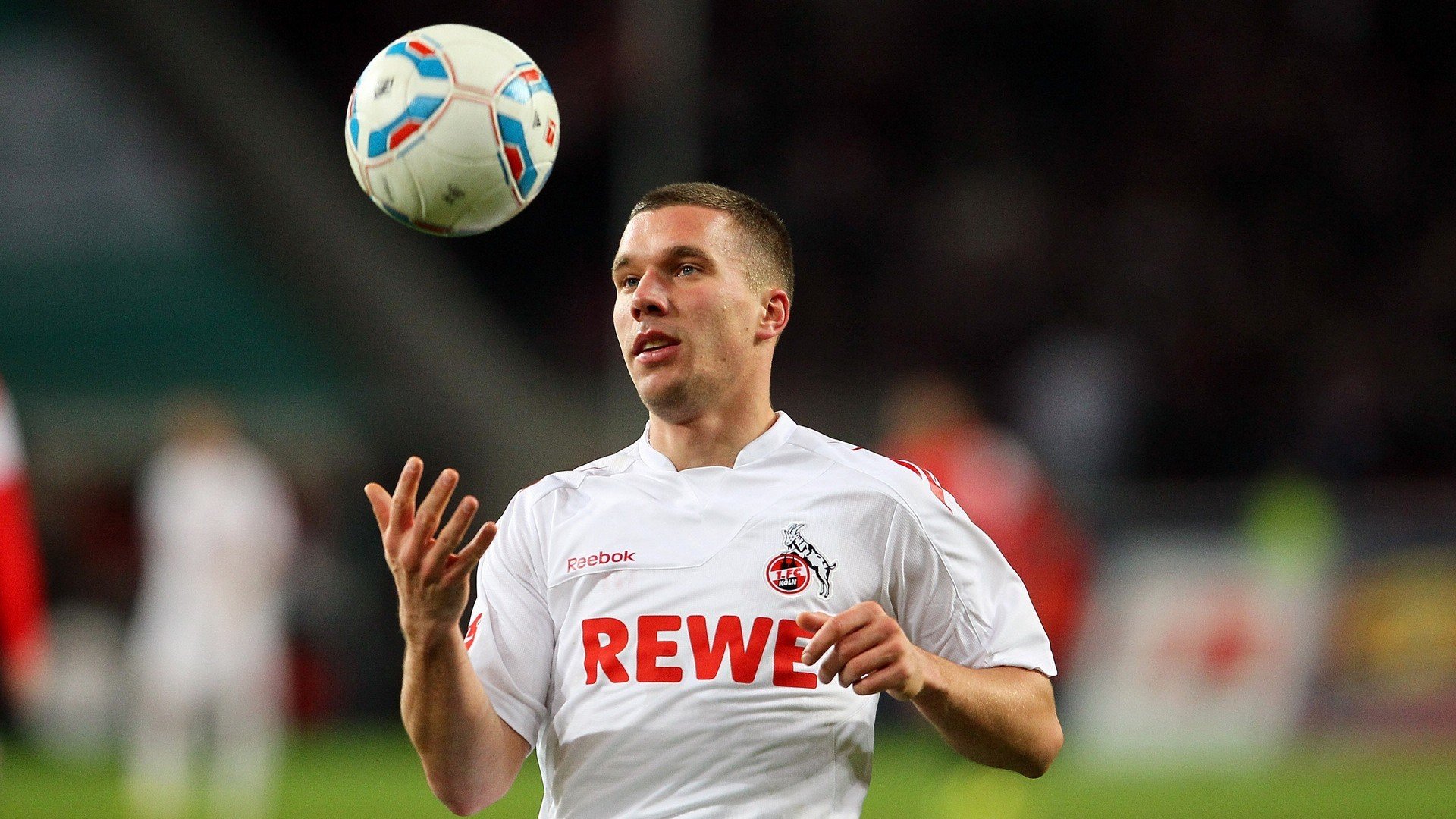 德甲攻防闪耀:力量与智慧交融!,德甲战术